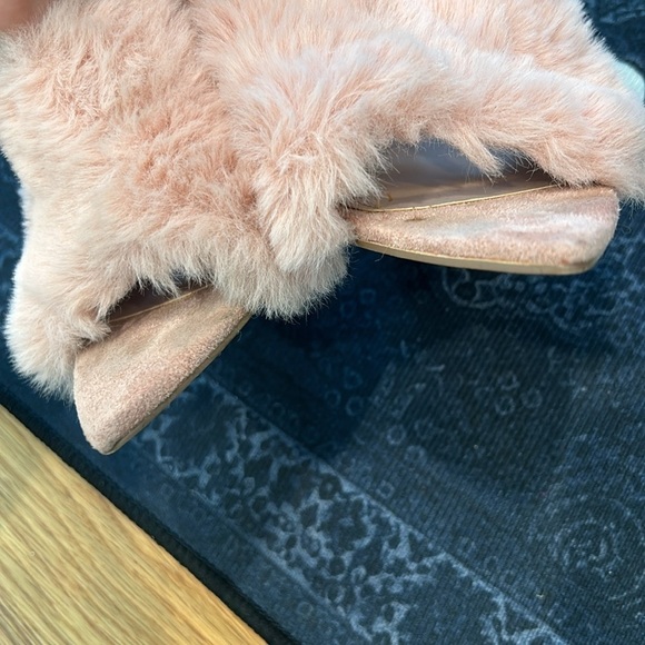 Cape Robbin faux fur slip on pointed toe heels women’s size 9 mauve / pink - Picture 2 of 8